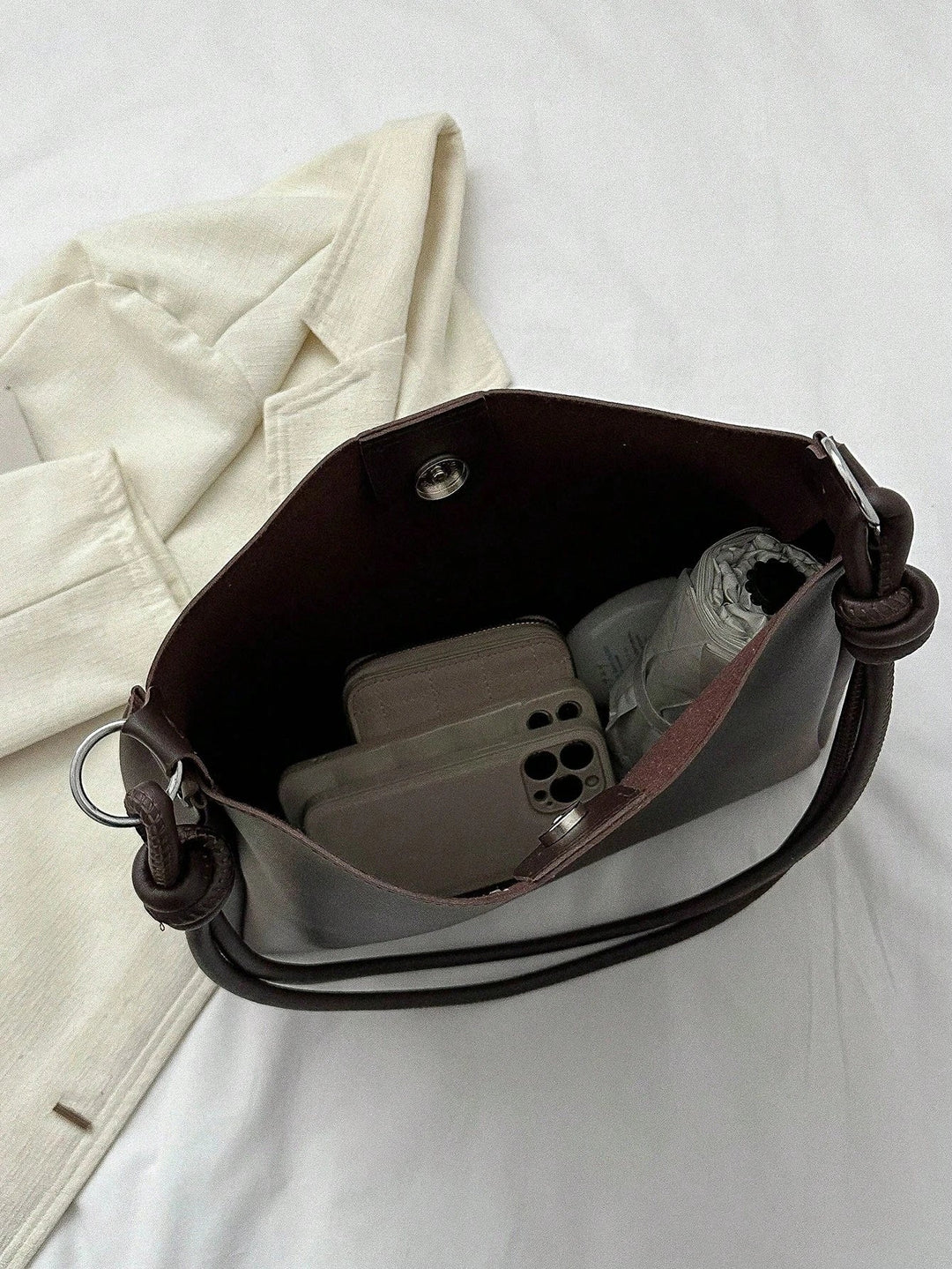 Aloria™ | Knot-Detail Bucket Bag