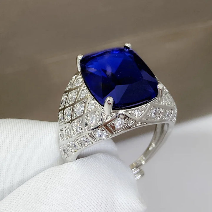 Aurelia Vespera Regal Ring