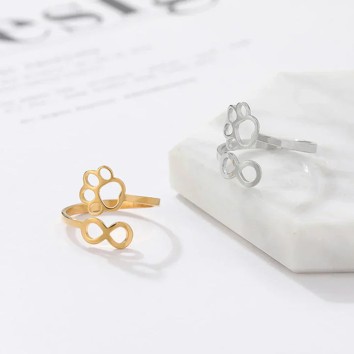 Chloe  - Adjustable infinity paws made of silver and gold