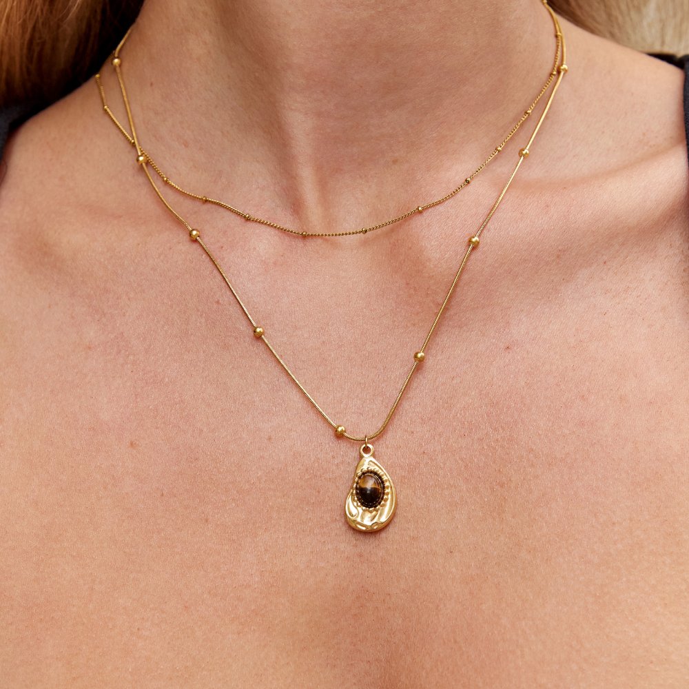 Elegant Gold Necklace with Tiger Eye Stone