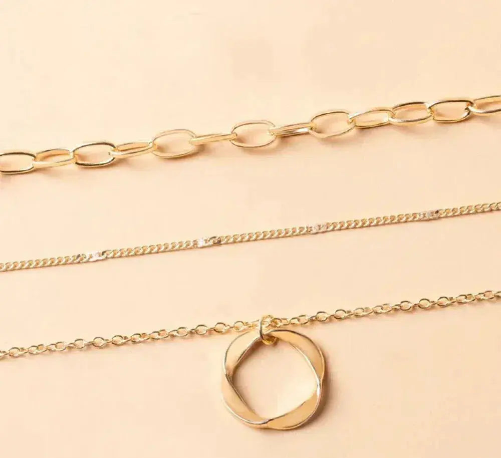 Classic Layered Gold Necklace with Pendant Design
